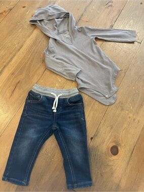 Gray Hooded Onesie & Dark Wash Denim Jean toddler set